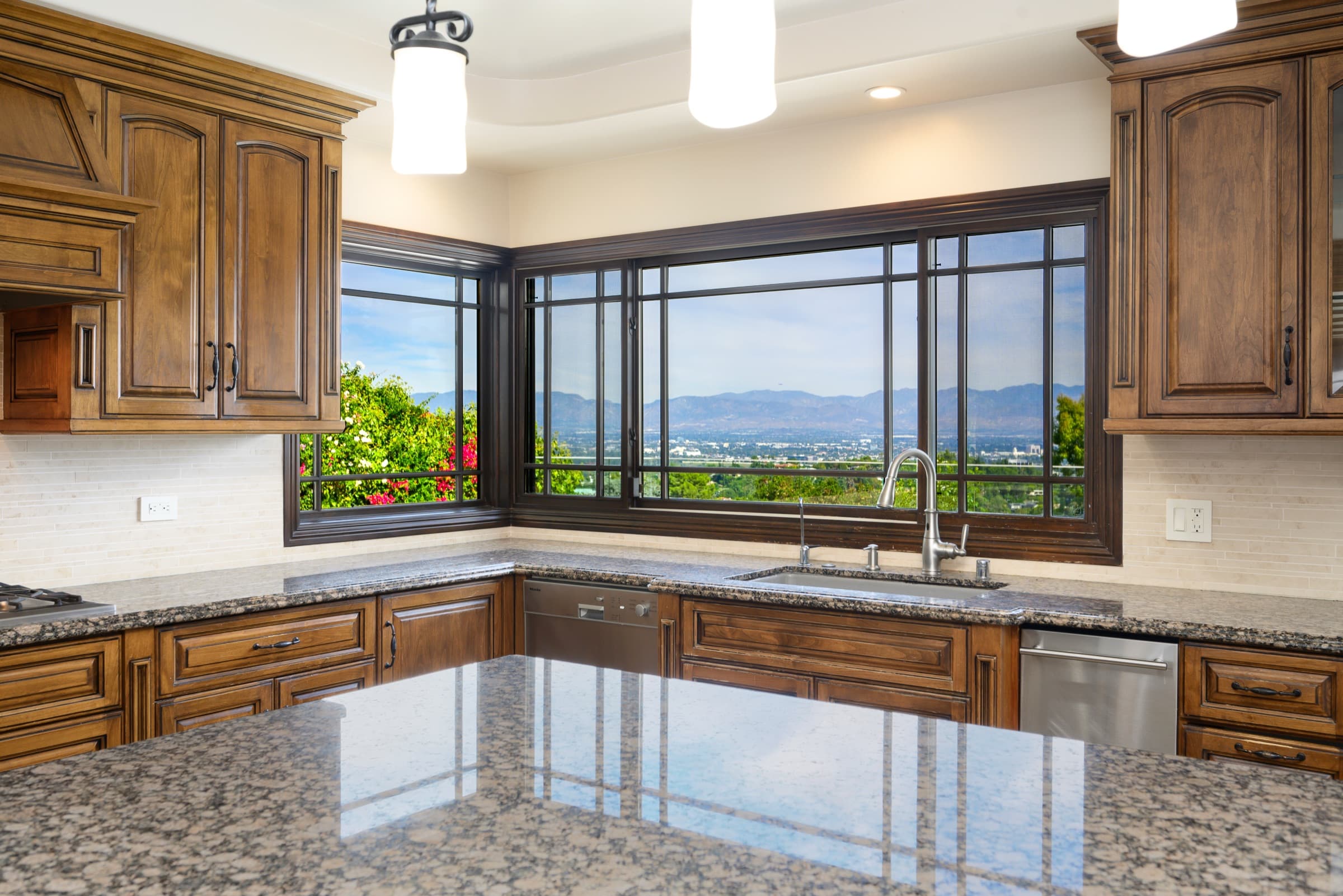 Statement island in dark granite