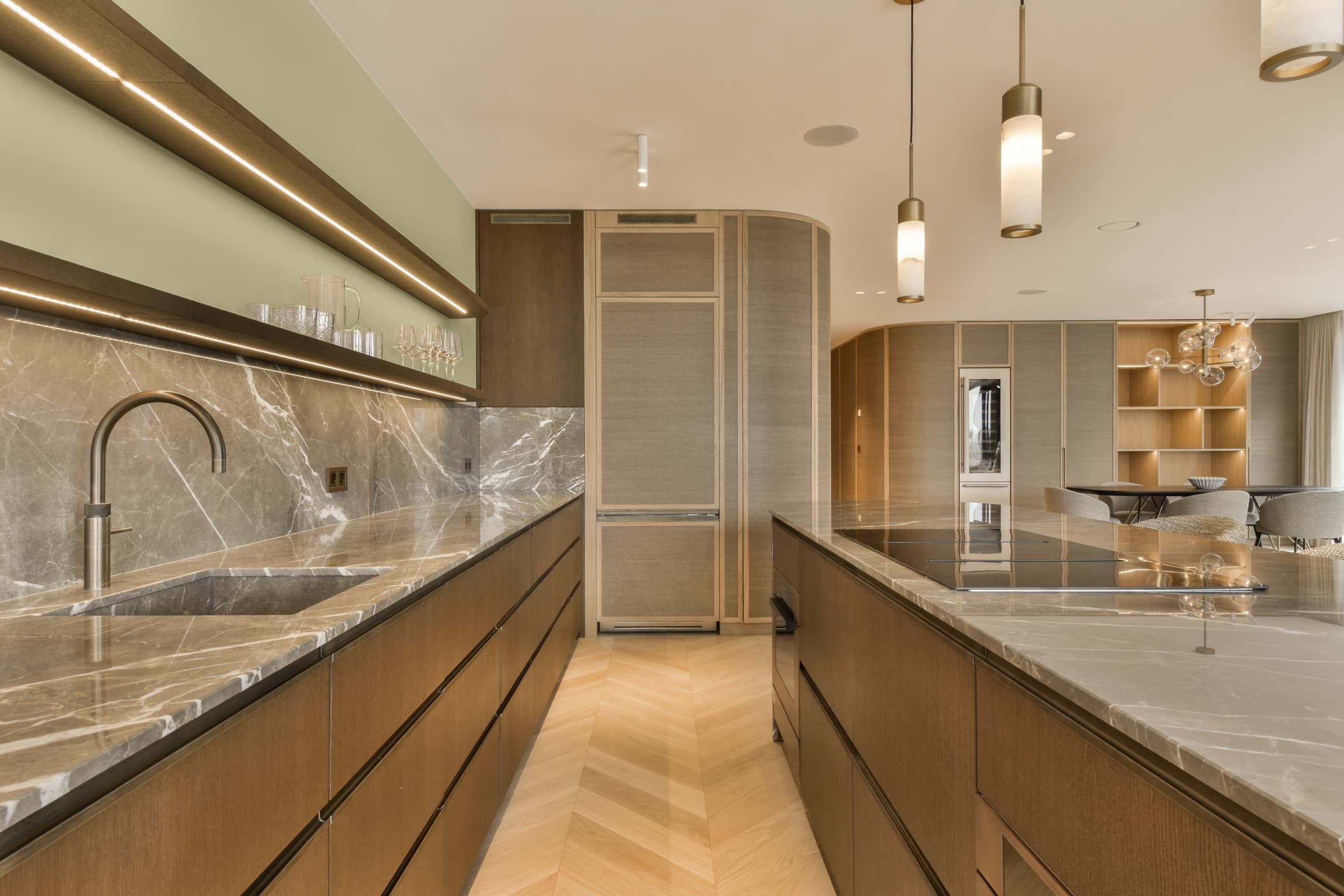 Calacatta marble in a contemporary kitchen
